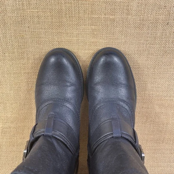 Bear Trap Boots Black  Buckle Side Zip
Women's Size 7 - Picture 8 of 12